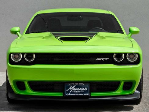 Used 2015 Dodge Challenger SRT Hellcat RWD image 5