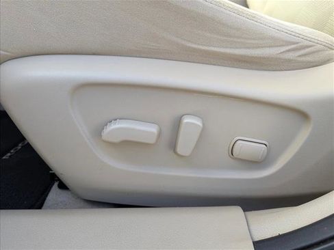 Used 2015 Nissan Rogue SV image 10