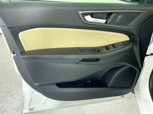Used 2022 Ford Edge SE image 18