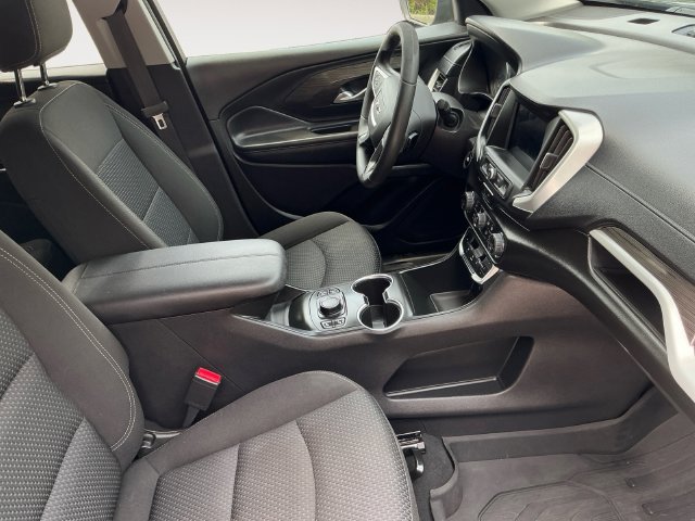 Used 2022 GMC Terrain SLE w/ Driver Convenience Package FWD image 16