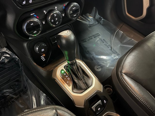 Used 2016 Jeep Renegade Limited AWD/4WD image 29