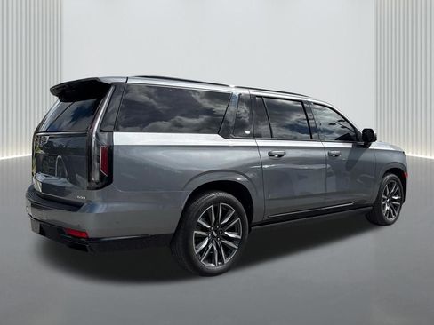 Used 2022 Cadillac Escalade ESV Sport w/ Touring Package AWD/4WD image 4