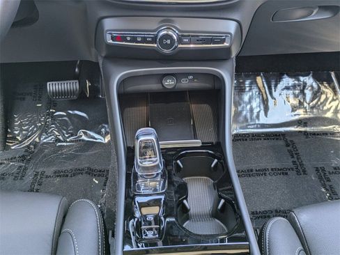 New 2025 Volvo XC40 B5 Plus w/ Protection Package Premier image 21