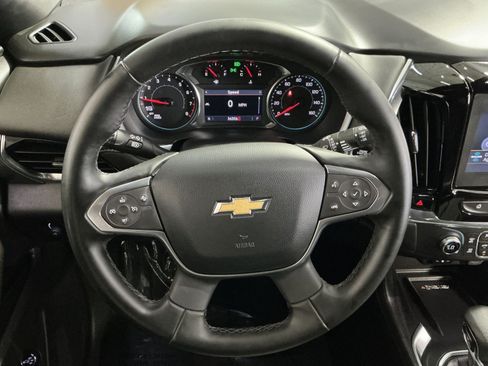Used 2023 Chevrolet Traverse LT AWD/4WD image 17
