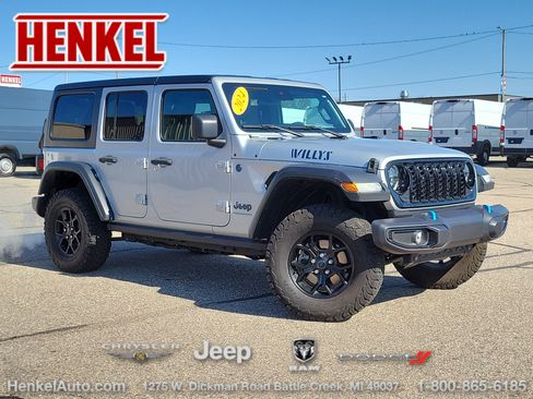 Used 2024 Jeep Wrangler Unlimited image 1