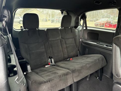 Used 2016 Dodge Grand Caravan SE image 26