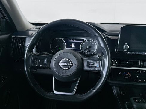 Used 2024 Nissan Pathfinder SV image 18