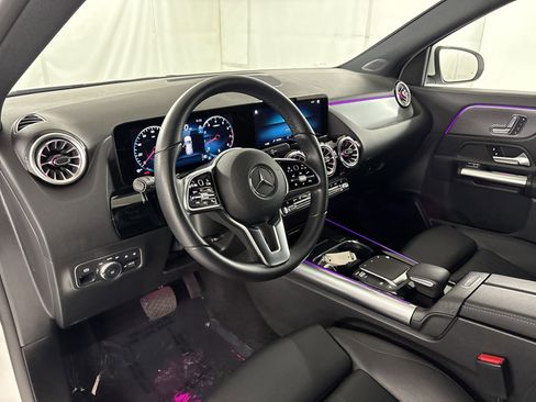 Certified 2023 Mercedes-Benz GLA 250 w/ Premium Package image 4