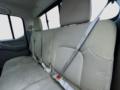 Used 2017 Nissan Frontier SV RWD image 14