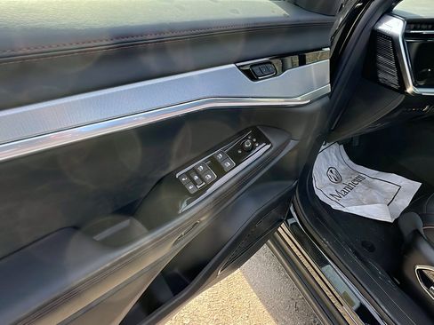 Used 2024 Jeep Wagoneer Launch Edition image 15