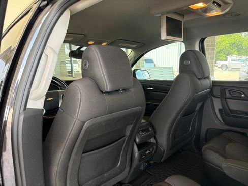 Used 2017 Chevrolet Traverse LT w/ Traveler's Package FWD image 25