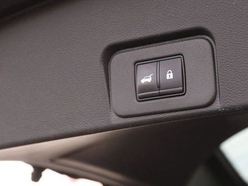 Used 2023 Nissan Rogue SL image 8