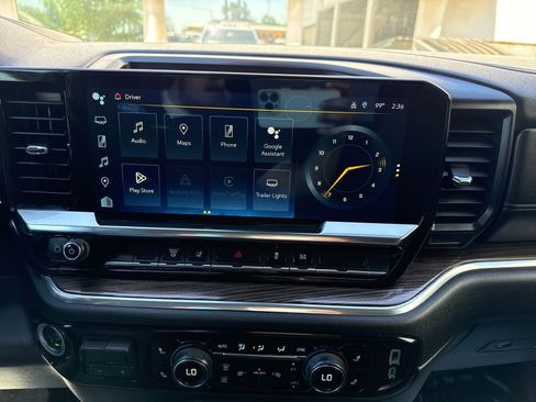 Used 2024 Chevrolet Silverado 3500 LT w/ Convenience Package image 18