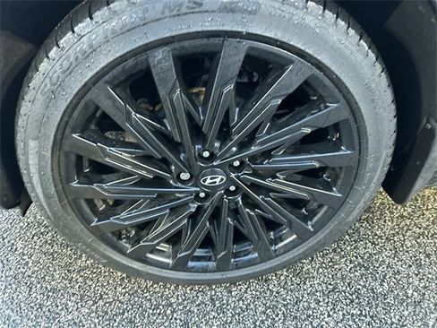 Used 2024 Hyundai Santa Fe Calligraphy image 9
