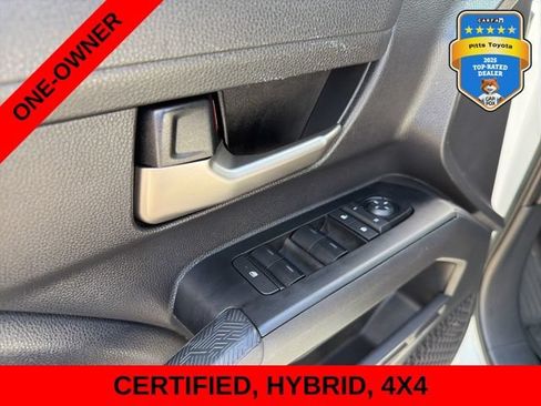 Certified 2025 Toyota Tacoma TRD Off-Road AWD/4WD image 20