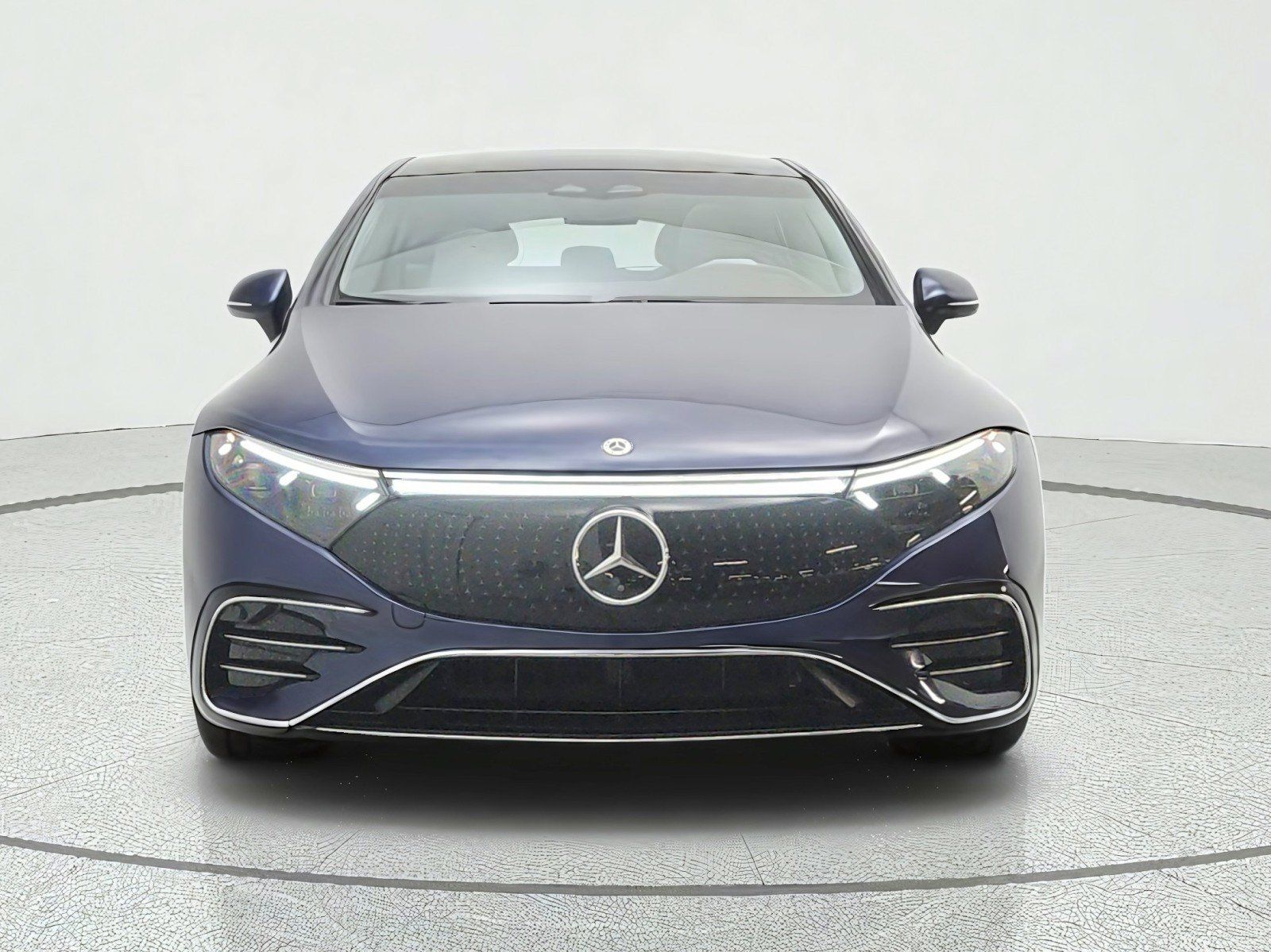 Used 2023 Mercedes-Benz EQS 580 4MATIC Sedan image 2