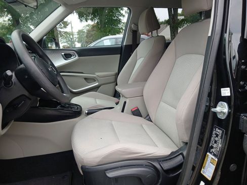 Used 2022 Kia Soul LX w/ Technology Package FWD image 19