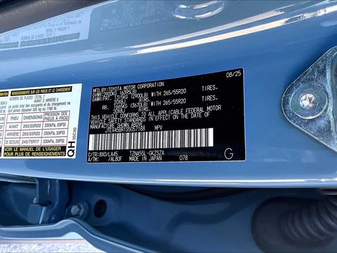 Used 2025 Toyota 4Runner Limited AWD/4WD image 37