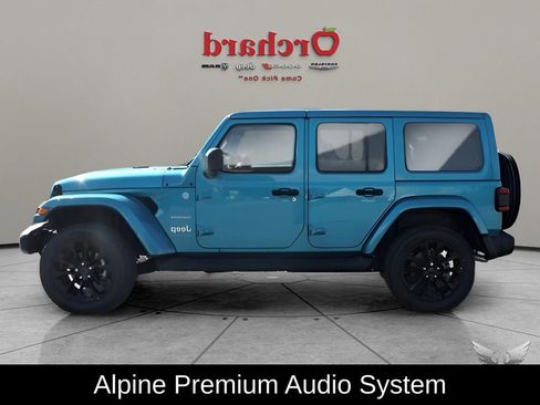 New 2024 Jeep Wrangler Unlimited Sahara w/ Technology Group AWD/4WD image 8