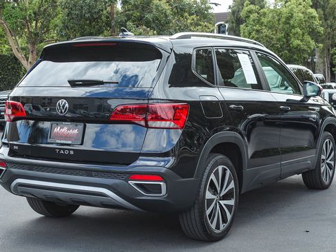 Used 2023 Volkswagen Taos SE FWD image 5