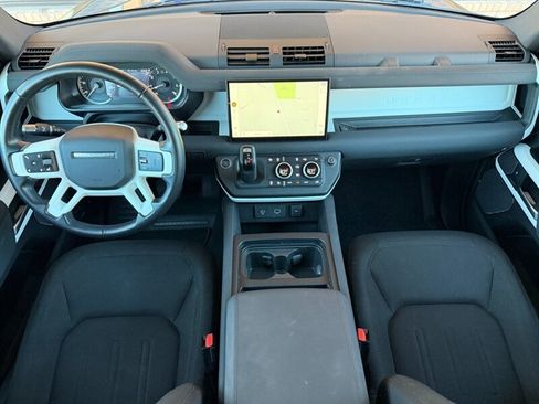 Used 2022 Land Rover Defender 90 image 4
