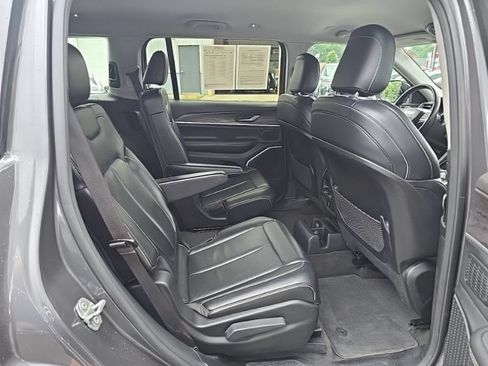 Used 2021 Jeep Grand Cherokee L Limited AWD/4WD image 32