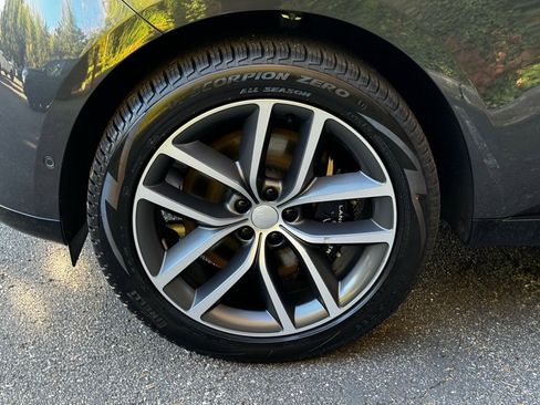 New 2025 Land Rover Range Rover SE image 4