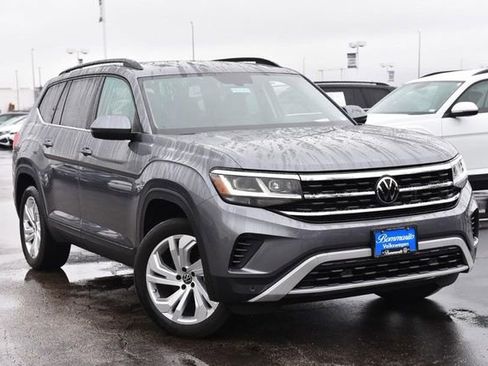 Certified 2023 Volkswagen Atlas SE w/ Panoramic Sunroof Package AWD/4WD image 2