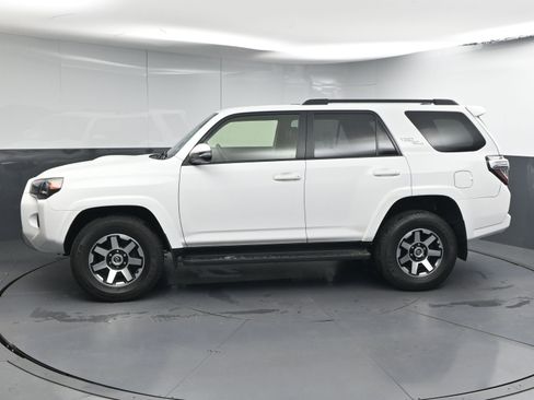 Certified 2024 Toyota 4Runner TRD Off-Road Premium image 5
