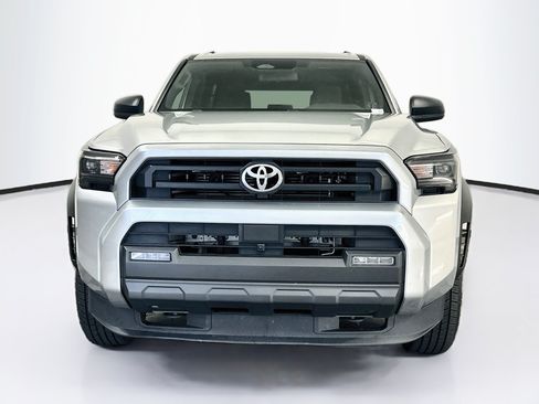 Used 2025 Toyota 4Runner SR5 AWD/4WD image 2