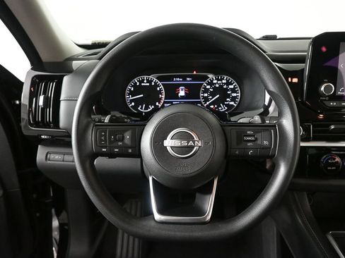 Used 2022 Nissan Pathfinder S FWD image 2