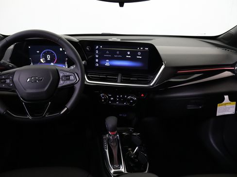 New 2026 Chevrolet Trax RS w/ Sunroof Package FWD image 16