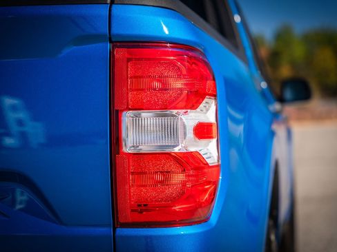 New 2025 Ford Maverick XLT w/ XLT Luxury Package image 9