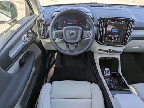 New 2026 Volvo XC40 B5 Ultra w/ Protection Package Premier AWD/4WD image 21
