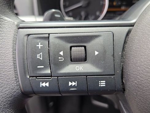 Used 2024 Nissan Rogue SV FWD image 24