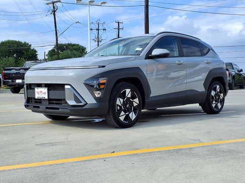Used 2025 Hyundai Kona SEL image 1