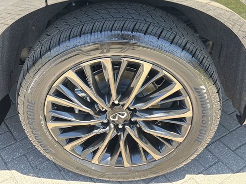 Used 2025 INFINITI QX80 Autograph w/ Autograph Exterior Package AWD/4WD image 32