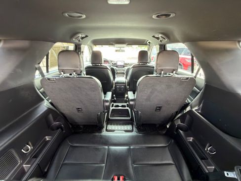 Used 2020 Ford Explorer XLT w/ Equipment Group 202A image 33