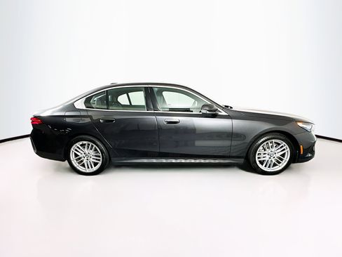 Used 2025 BMW 530i image 10