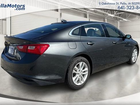 Used 2018 Chevrolet Malibu LT image 3