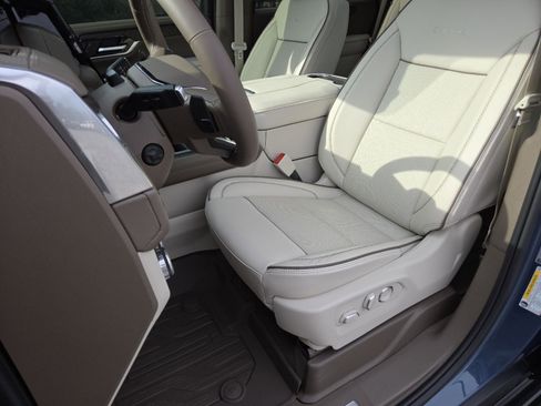 New 2026 GMC Yukon Denali w/ Denali Reserve Package AWD/4WD image 33