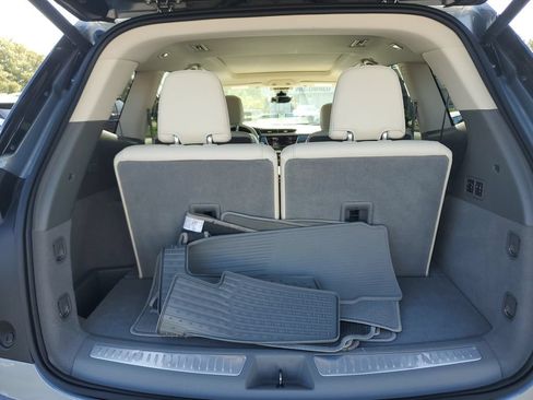 Certified 2024 Cadillac XT6 Premium Luxury w/ Technology Package FWD image 27