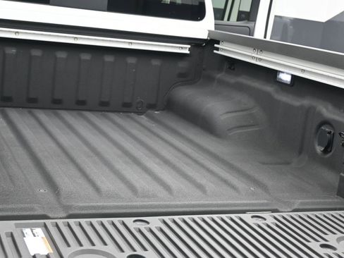 Used 2024 Nissan Frontier PRO-4X w/ Pro Convenience Package image 23