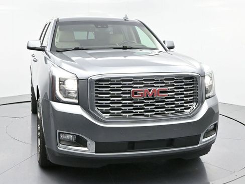 Used 2019 GMC Yukon Denali w/ Denali Ultimate Package image 2