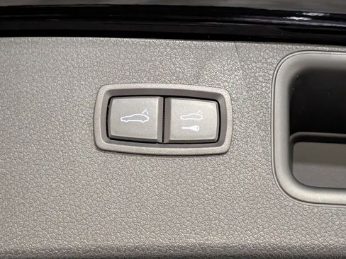 Certified 2026 Porsche Macan image 21