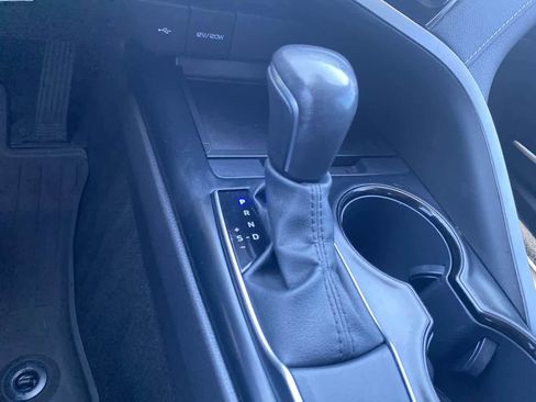 Certified 2020 Toyota Camry SE FWD image 19