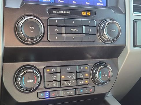 Used 2020 Ford F250 Lariat w/ Lariat Ultimate Package AWD/4WD image 25
