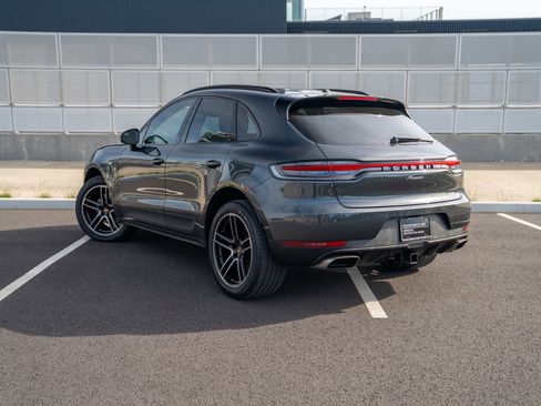 Certified 2020 Porsche Macan image 3