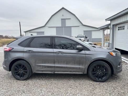 Used 2022 Ford Edge ST-Line w/ Class II Trailer Tow Package image 8