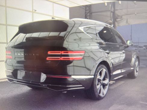 Used 2025 Genesis GV80 3.5T Prestige image 2